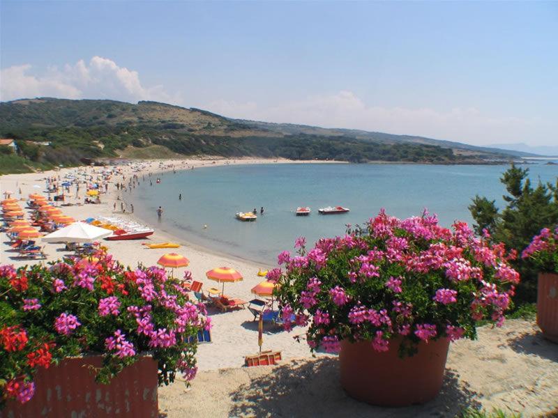 Fronte Mare Attico Indipendente Ed Esclusivo Con Terrazza Panoramica Lejlighed Isola Rossa Eksteriør billede