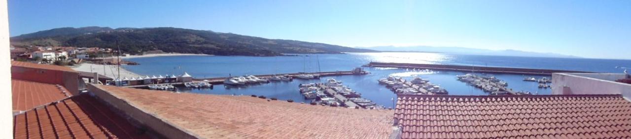 Fronte Mare Attico Indipendente Ed Esclusivo Con Terrazza Panoramica Lejlighed Isola Rossa Eksteriør billede