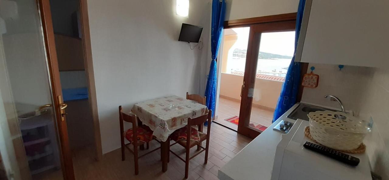 Fronte Mare Attico Indipendente Ed Esclusivo Con Terrazza Panoramica Lejlighed Isola Rossa Eksteriør billede